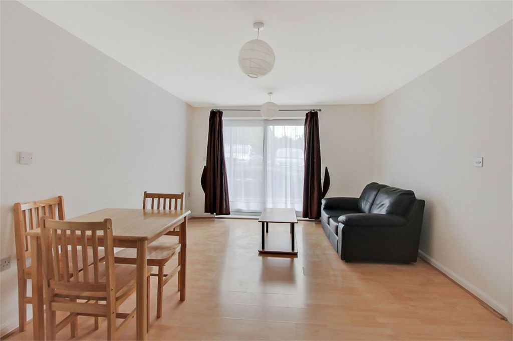 Property photo 3 of 6
