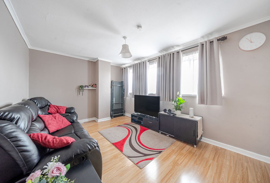 Property photo 2 of 10 1298804-20-682Db5...