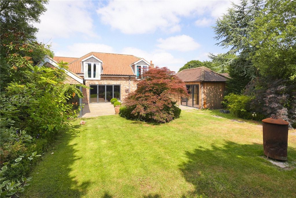 Property photo 2 of 32 Picture No. 45