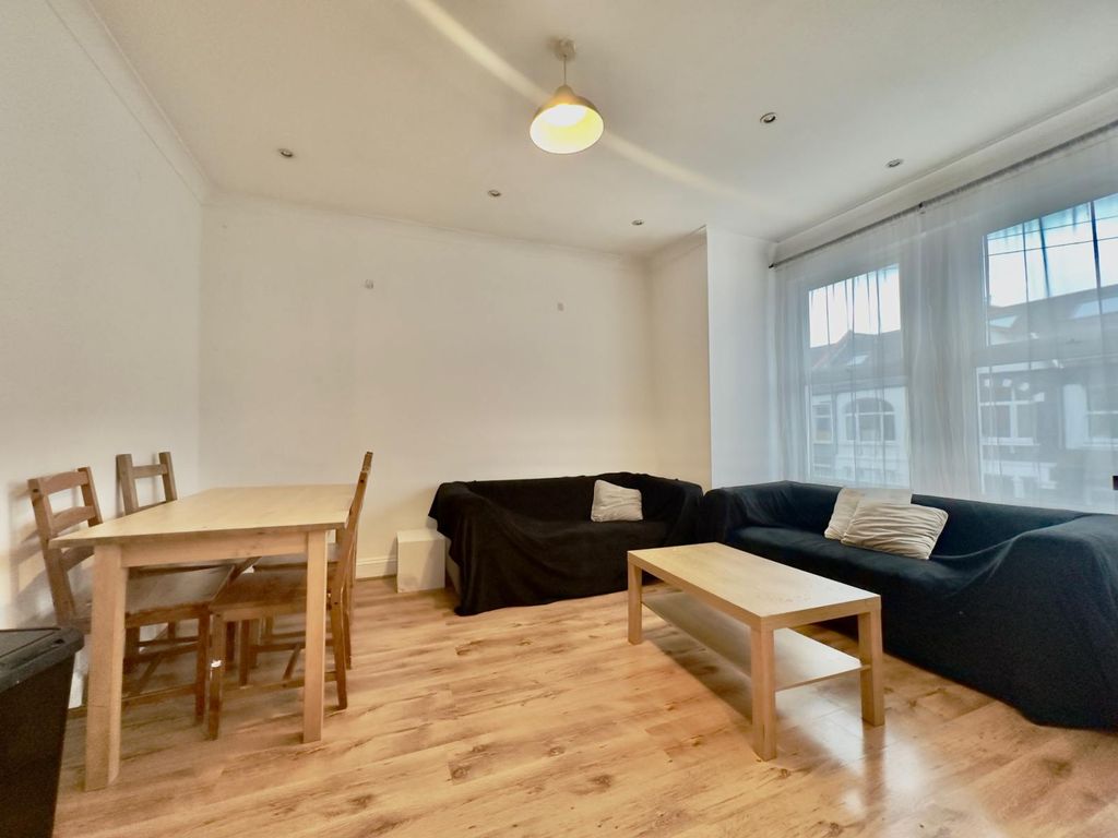 Property photo 2 of 14 Gallery