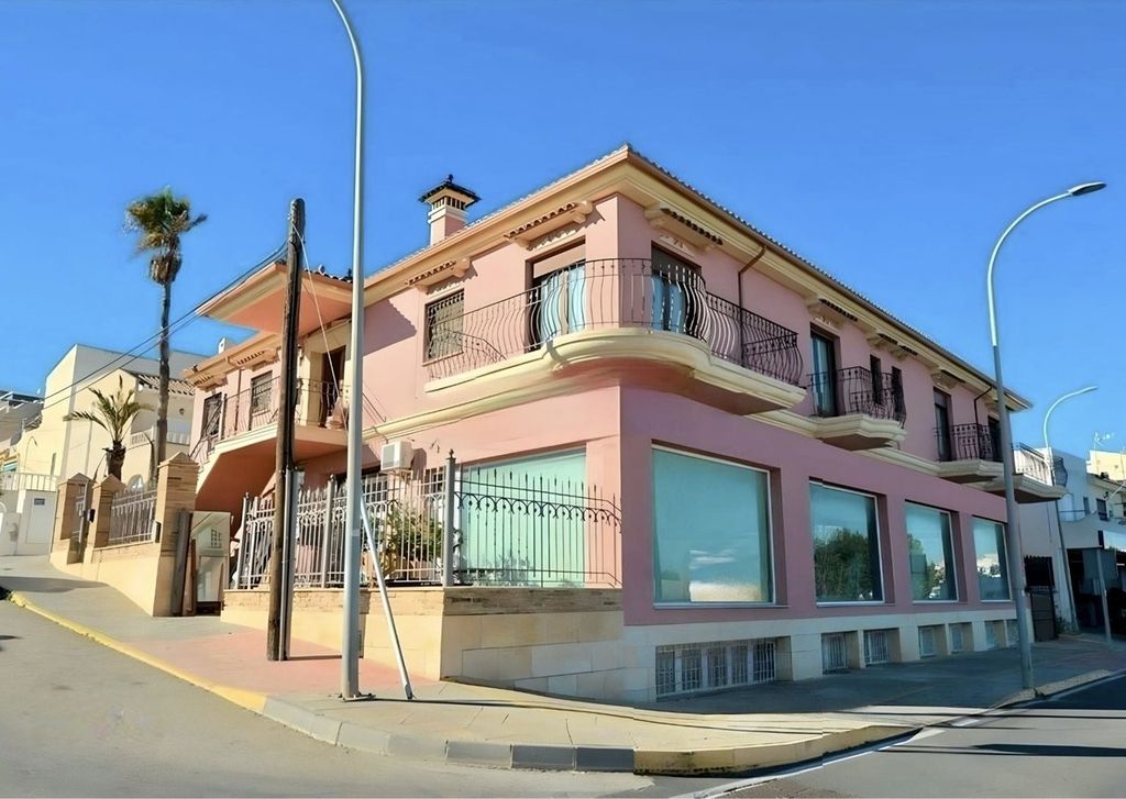 Property photo 1 of 35