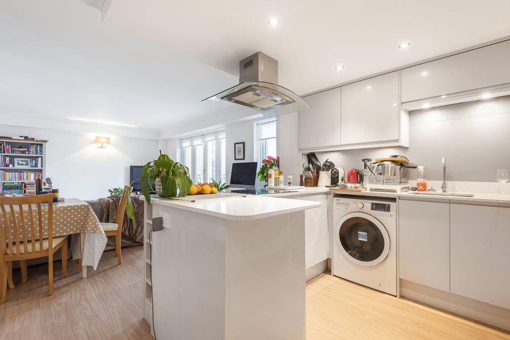 Property photo 1 of 7 Kitchen