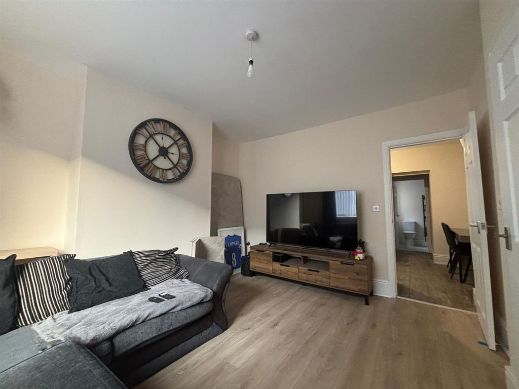 Property photo 2 of 8 Living Room