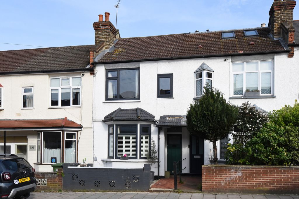 Property photo 1 of 17