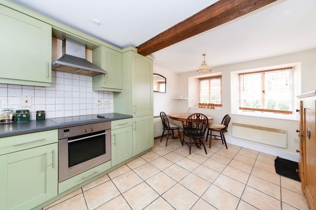 Property photo 3 of 10