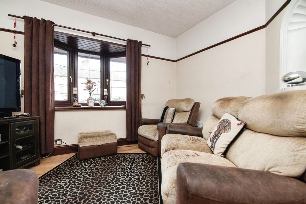 Property photo 3 of 15