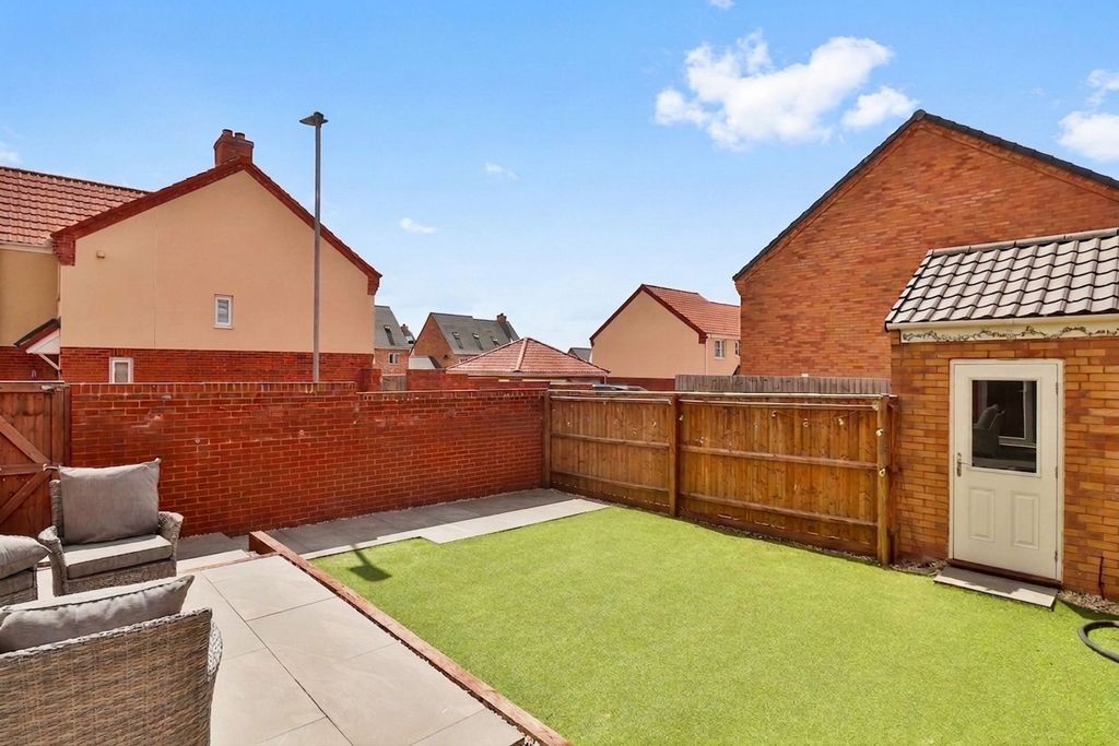 Property photo 3 of 14