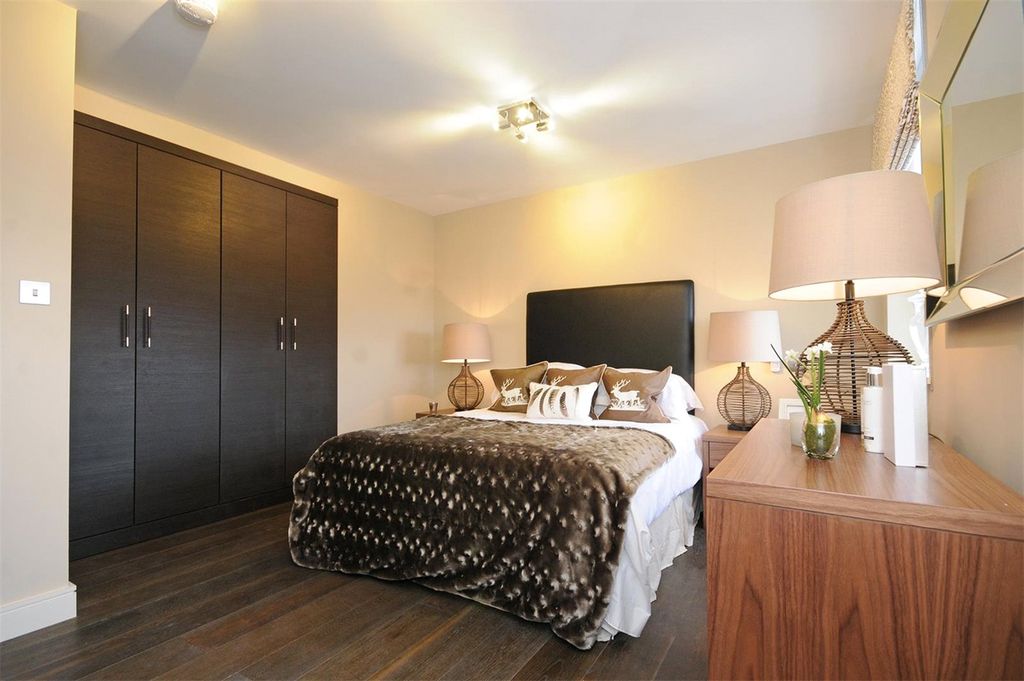 Property photo 3 of 8 Bedroom 2