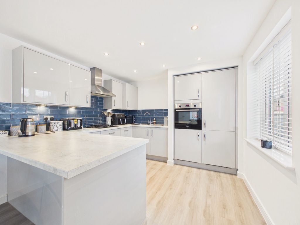 Property photo 3 of 22 5052347