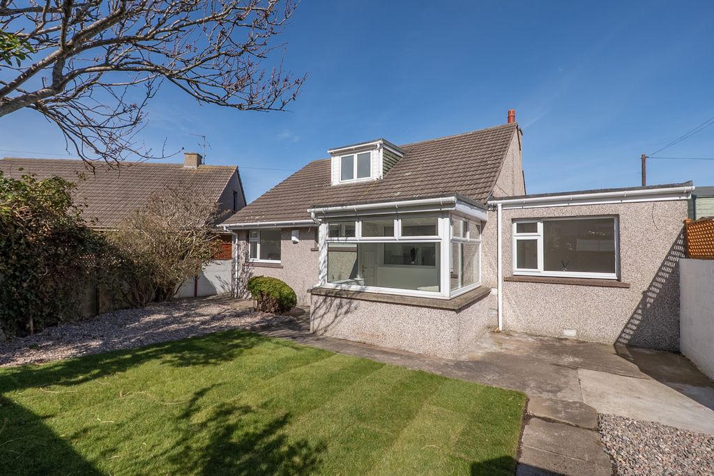 Property photo 1 of 30