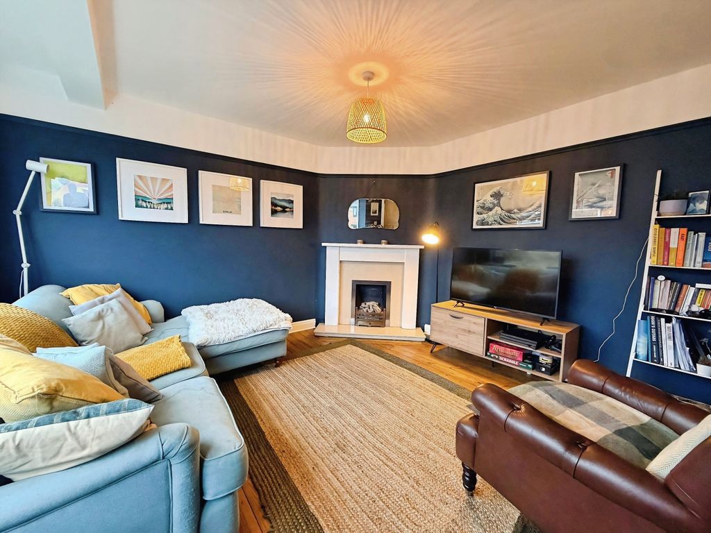 Property photo 2 of 22