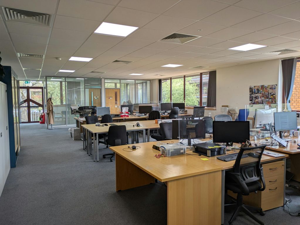 Property photo 2 of 6 Pxl_20250415_125640451.Jpg