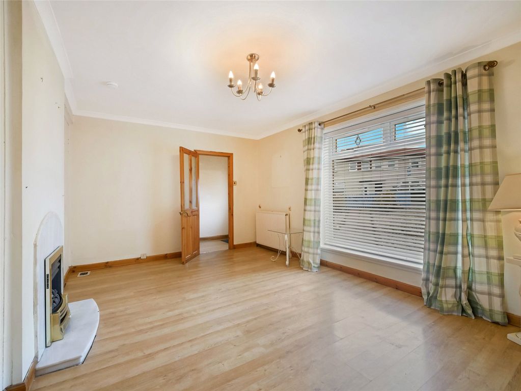 Property photo 2 of 21 Lounge