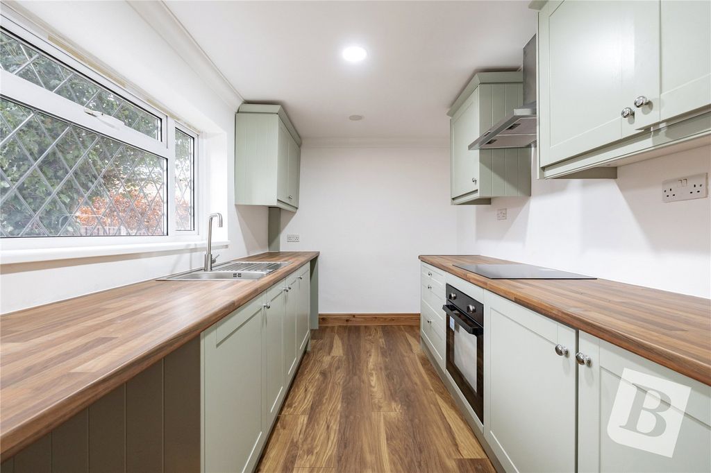 Property photo 2 of 14 Kitchen