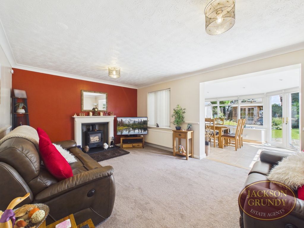 Property photo 3 of 21 Limefields Way