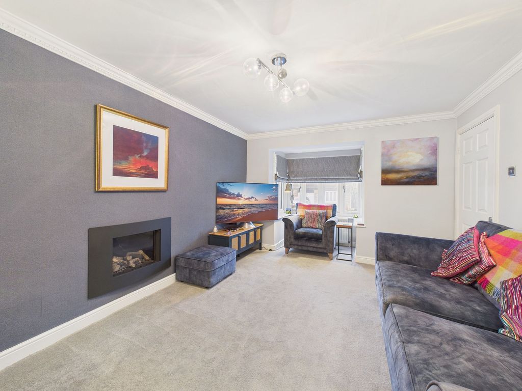 Property photo 2 of 15 Lounge