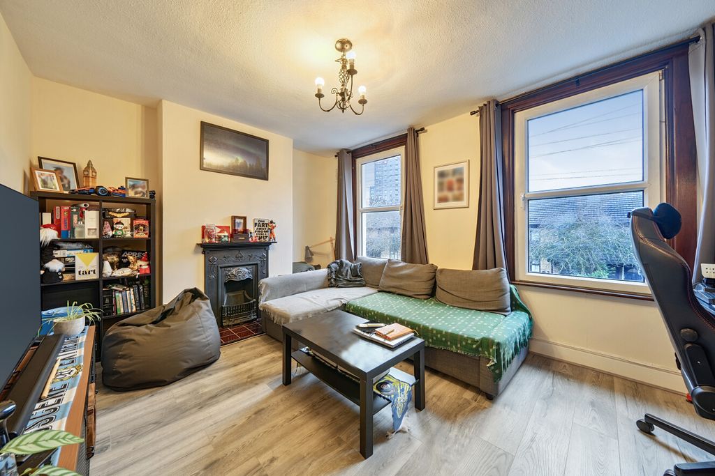 Property photo 2 of 12 1417231-2-69973Eb...