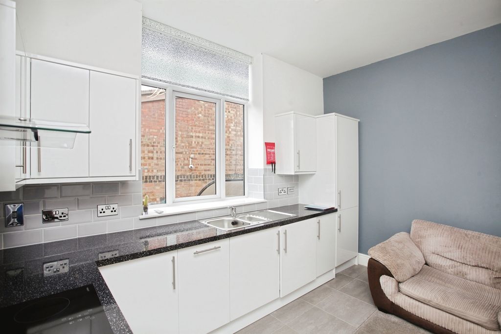 Property photo 3 of 12