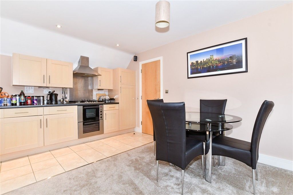 Property photo 3 of 8 Kitchen/Lounge/Diner