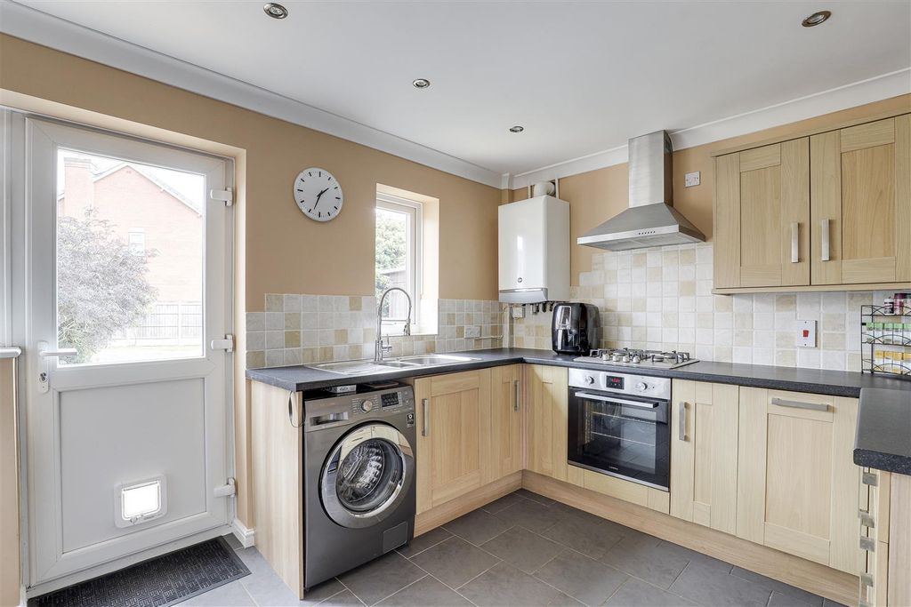 Property photo 3 of 18 3399.Jpg