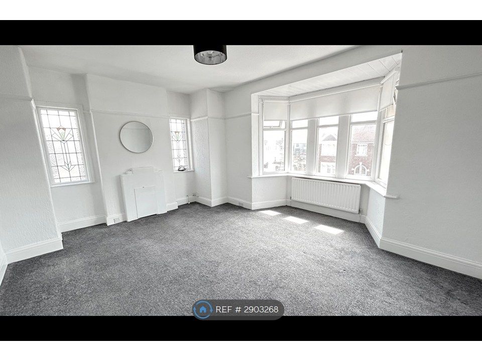 Property photo 1 of 8 Living Room