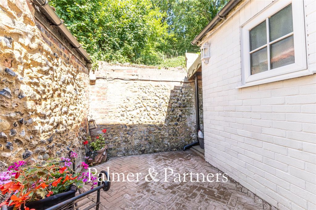 Property photo 2 of 17 Picture No. 04