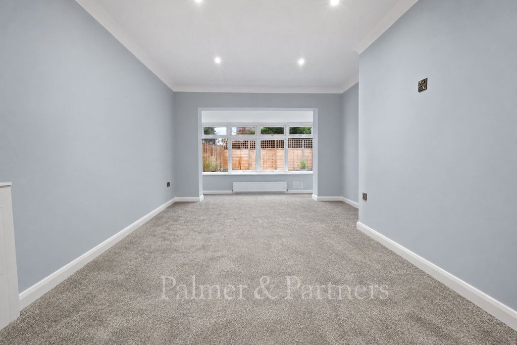 Property photo 2 of 9 Reception Room