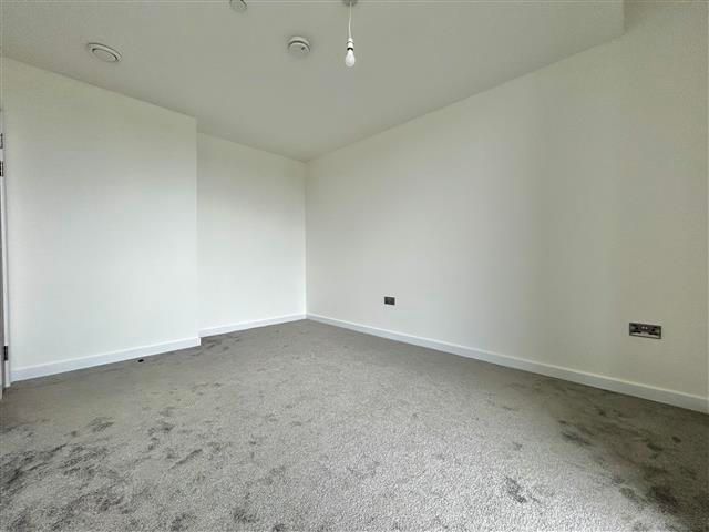 Property photo 2 of 8 Bedroom