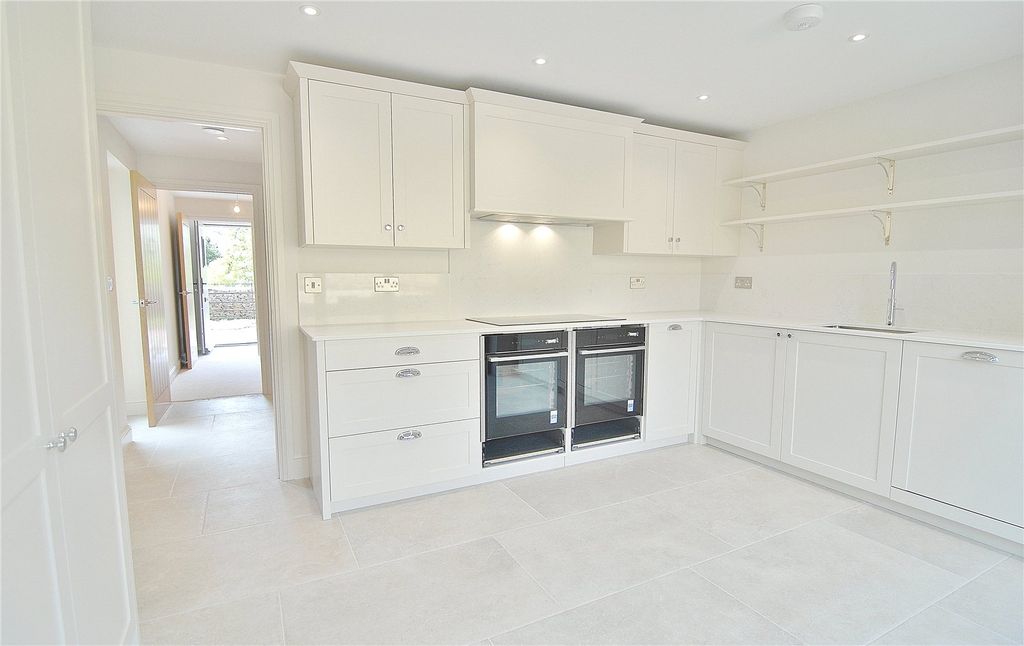 Property photo 3 of 16 Picture No. 14