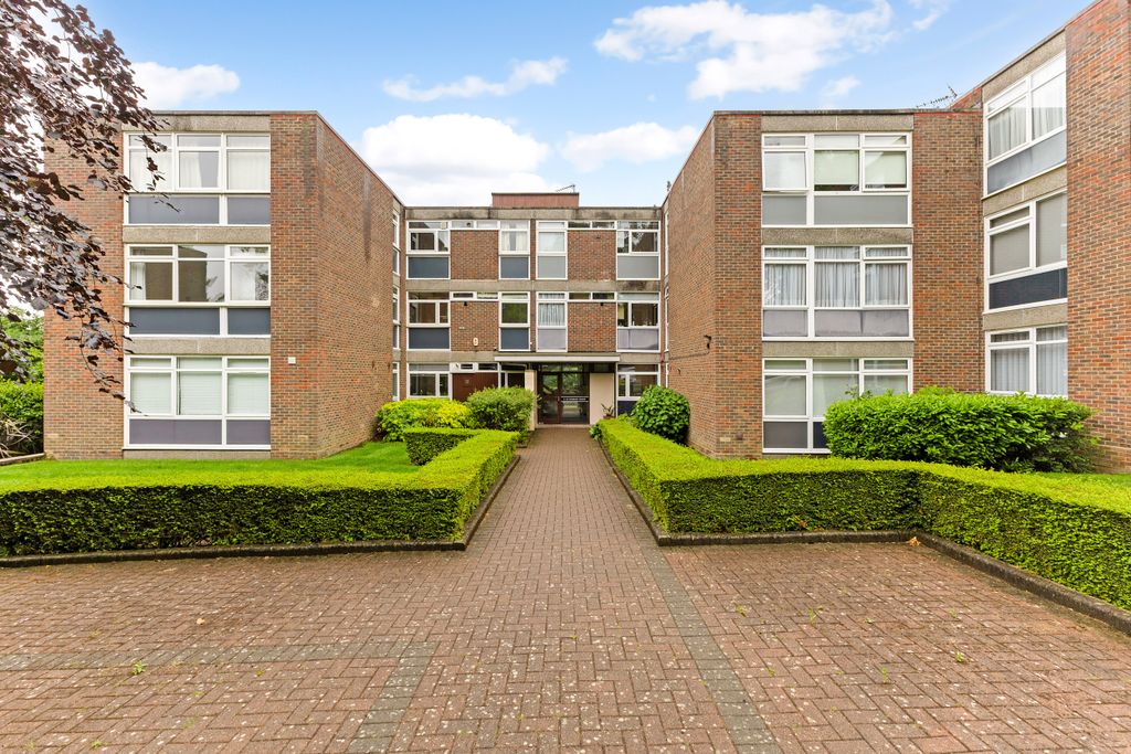 Property photo 2 of 25