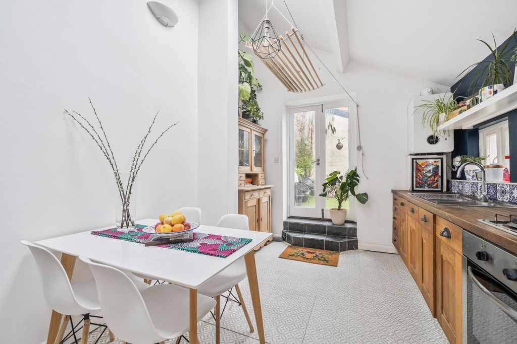 Property photo 3 of 17 1371507-9-6914A8A55B419