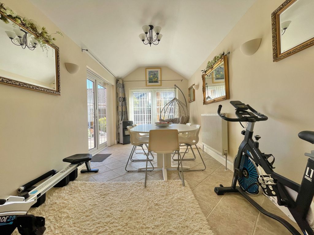 Property photo 3 of 34