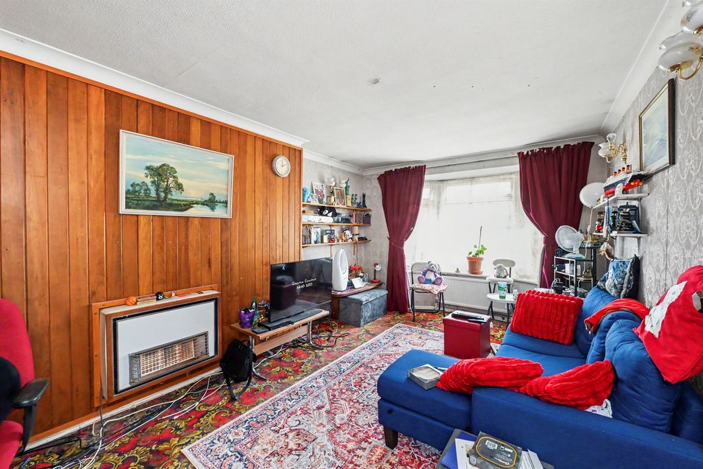 Property photo 2 of 9