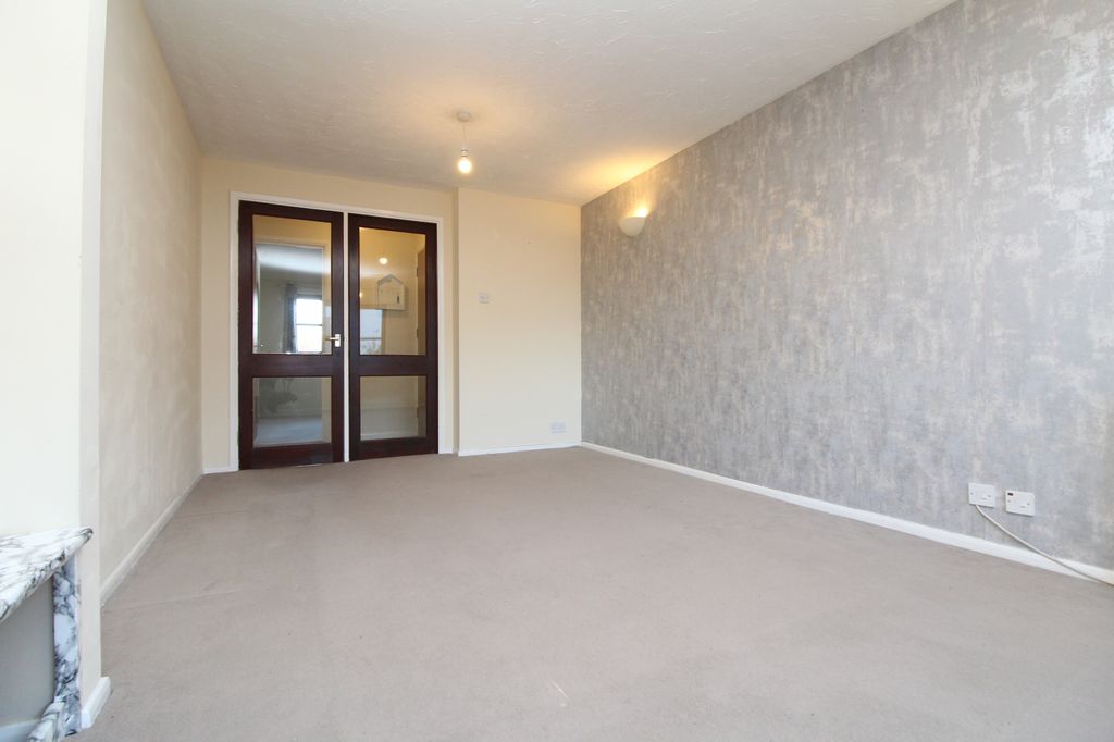 Property photo 2 of 3