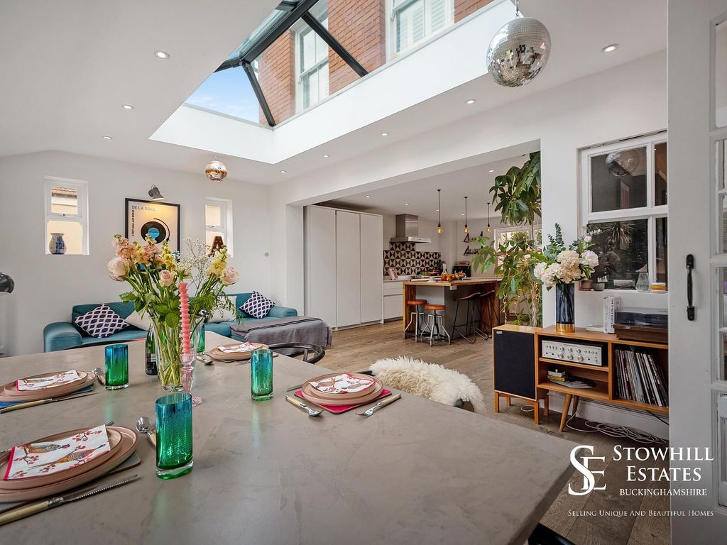 Property photo 3 of 27 Kitchen