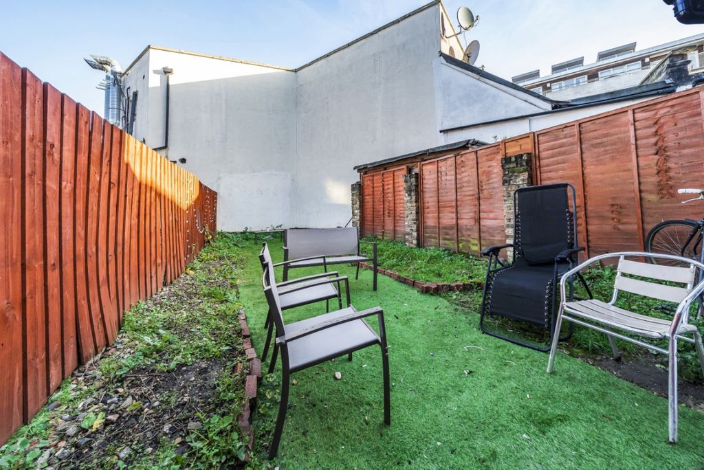 Property photo 3 of 12 933726 (9)