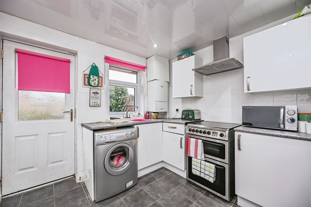 Property photo 2 of 16