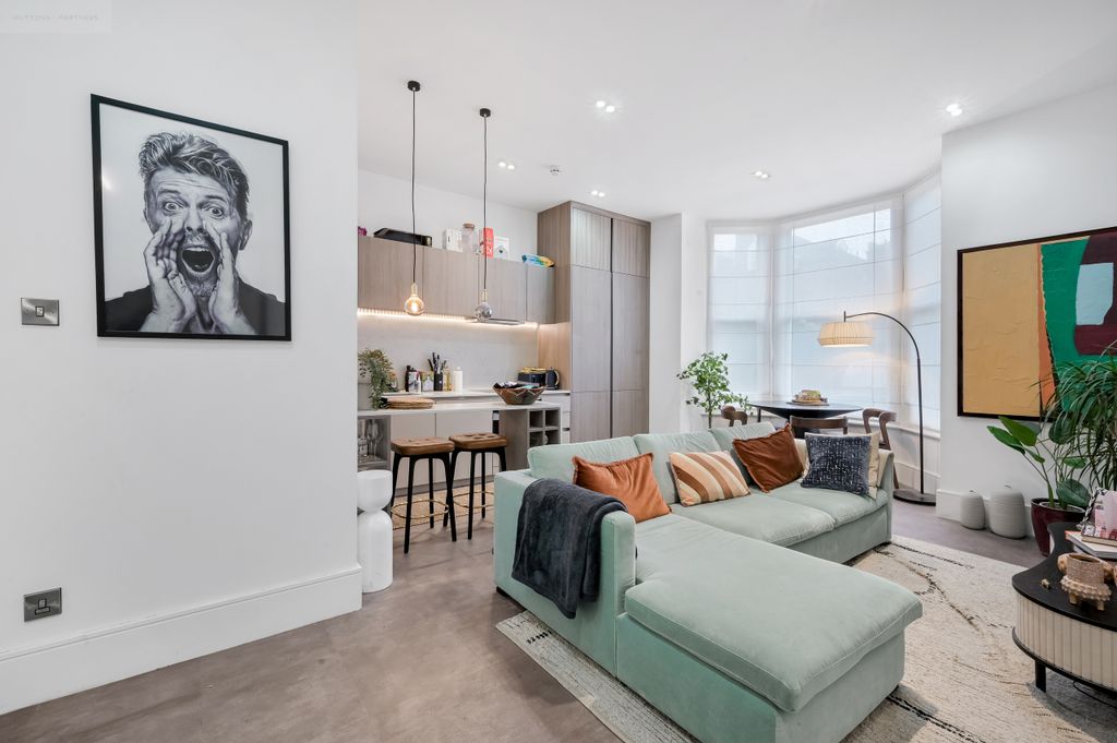 Property photo 2 of 16 Photo 2