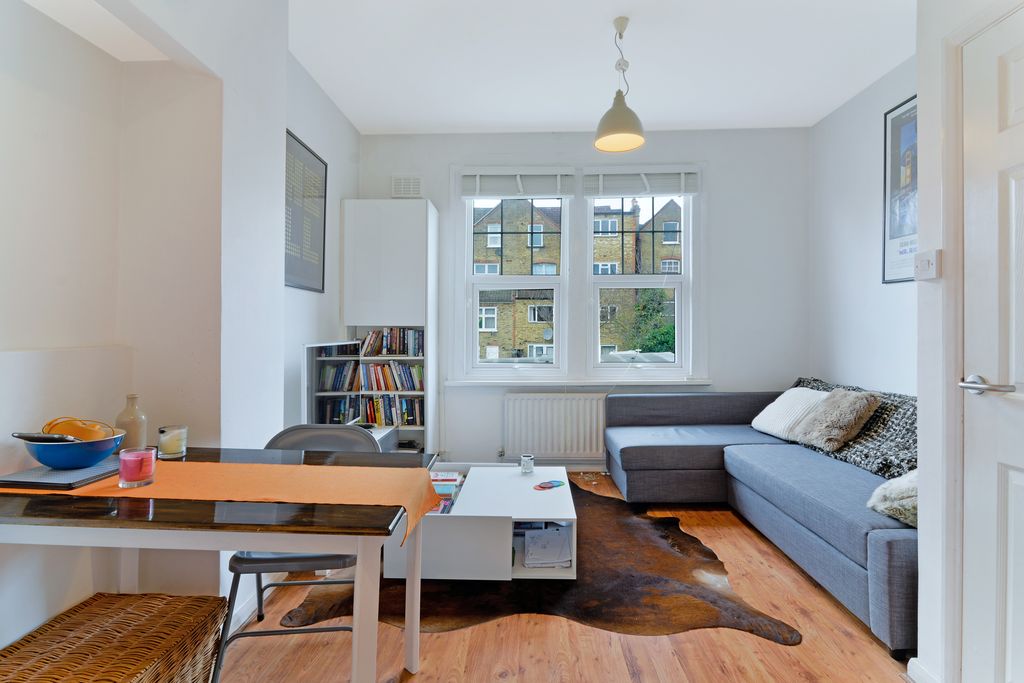 Property photo 2 of 8 Reception