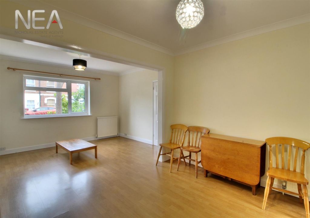 Property photo 3 of 18 Living Room