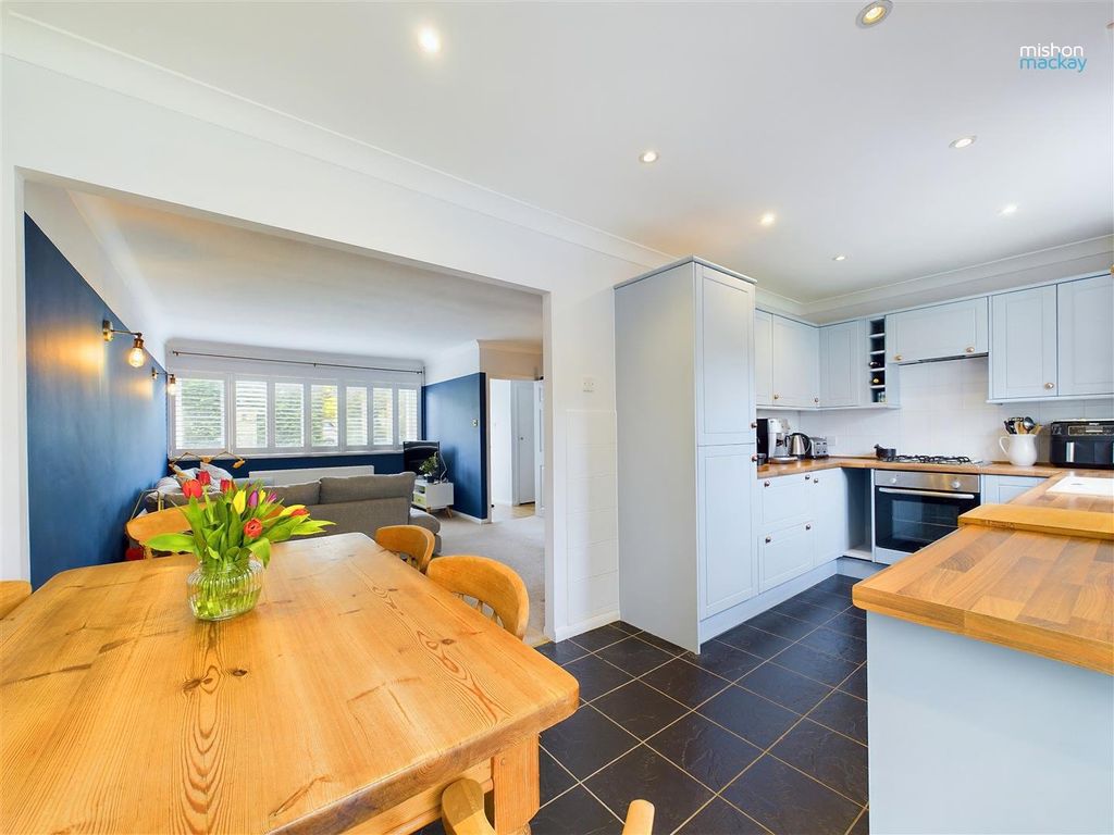 Property photo 1 of 7 Kitchen