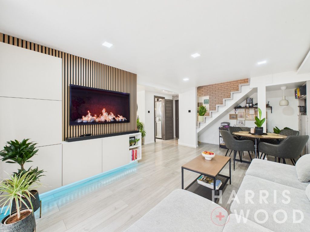 Property photo 2 of 24 4856407