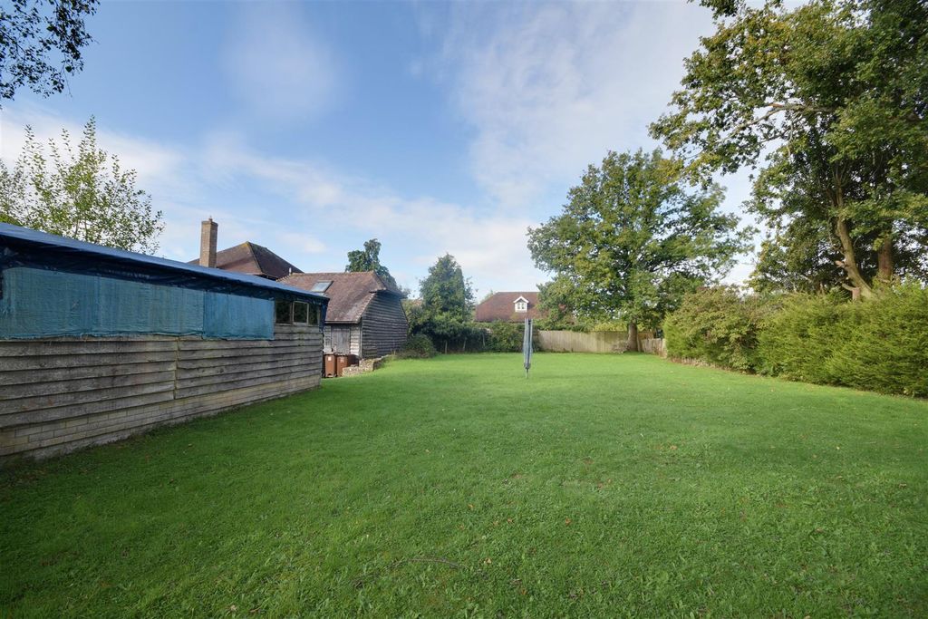 Property photo 2 of 30