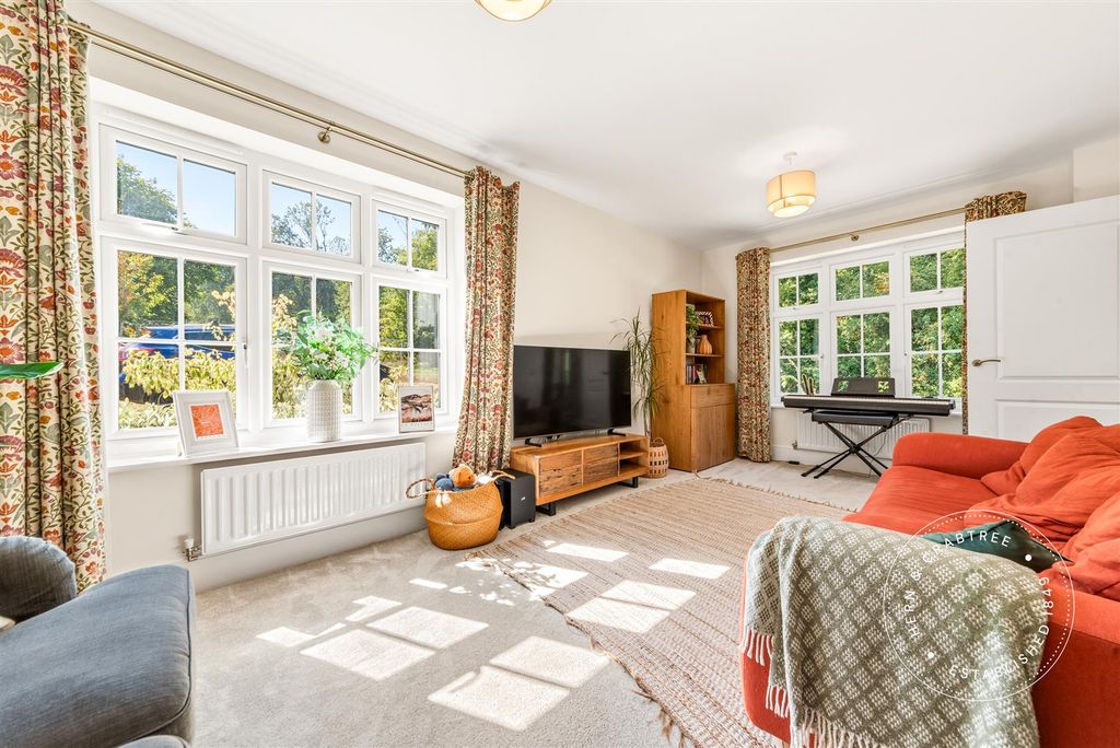 Property photo 3 of 34 Clos-Coed-Bychan-17.Jpg