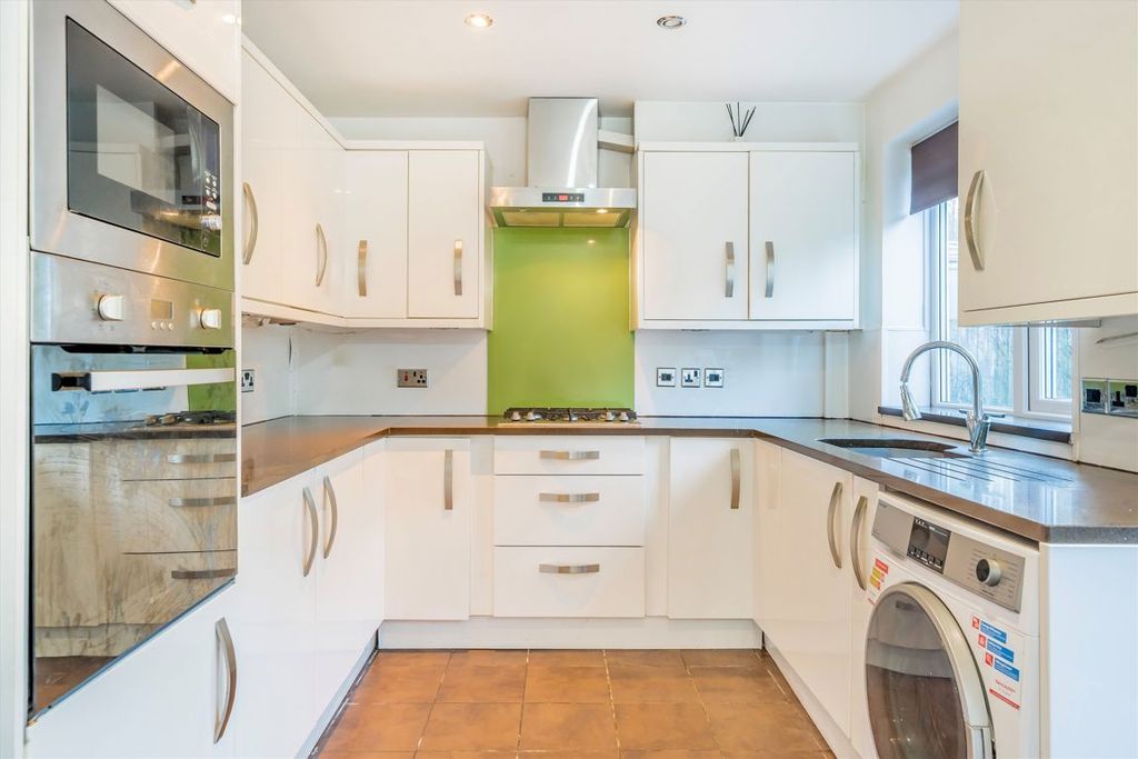 Property photo 2 of 9