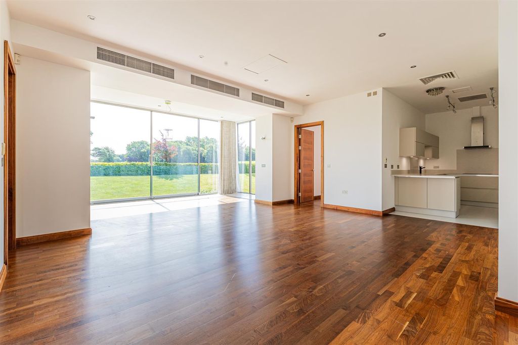 Property photo 2 of 16 Wyatt House 5-7.Jpg