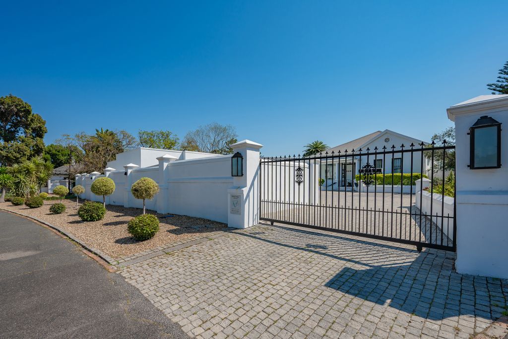 Property photo 1 of 52
