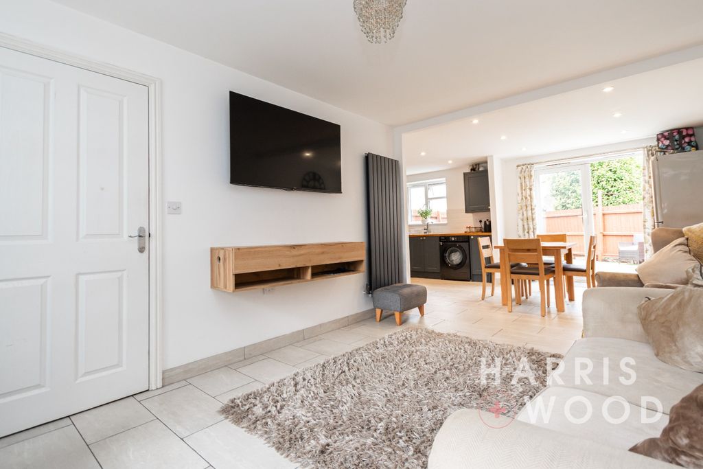 Property photo 2 of 21 4352311