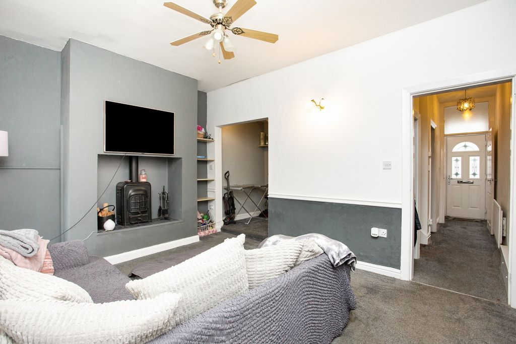 Property photo 3 of 13 Image 2