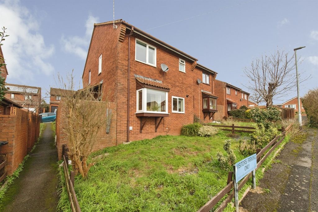 Property photo 1 of 18